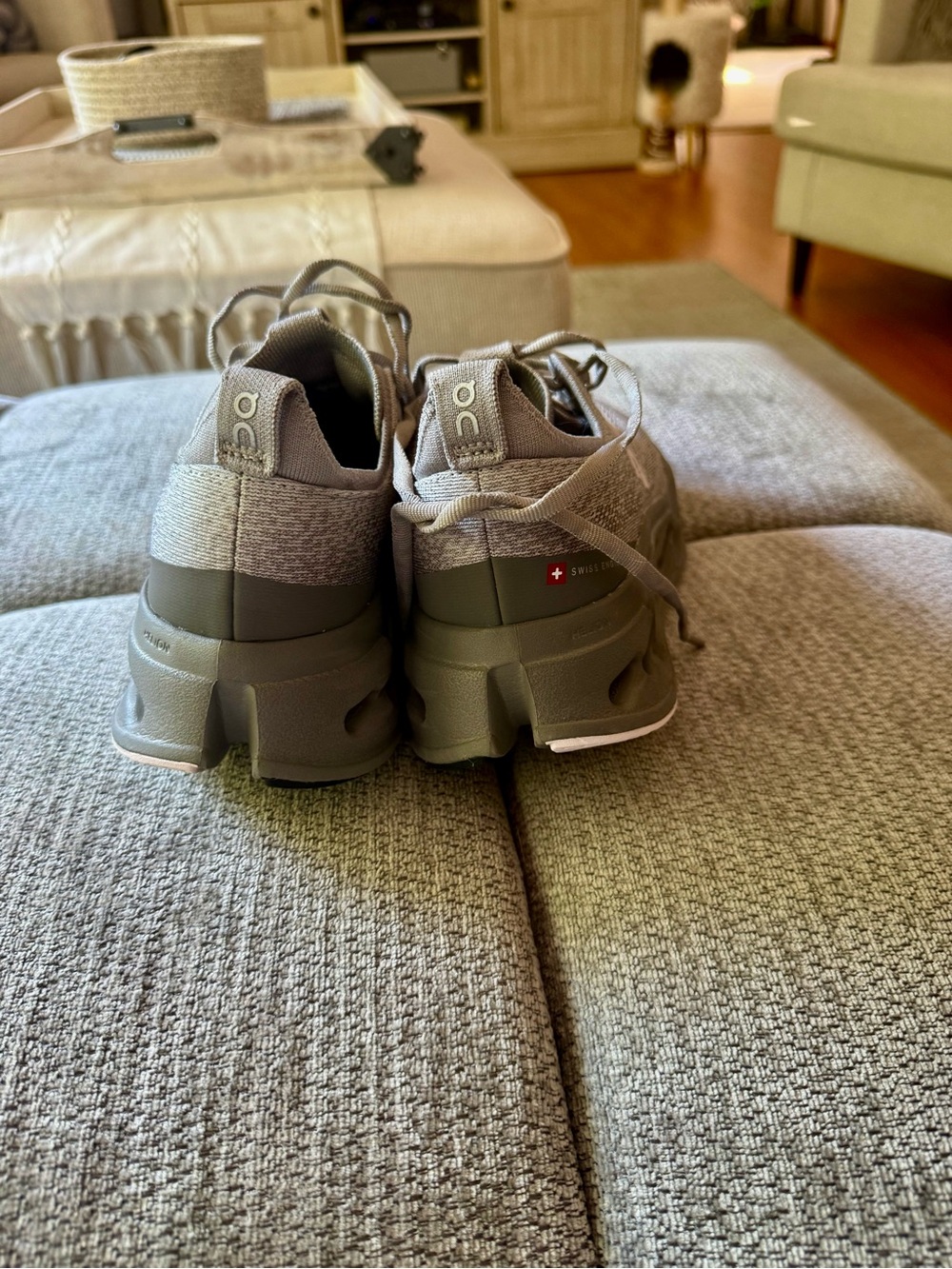 On Cloud Women's Athletic Shoes - Grey - Picture 3 of 6